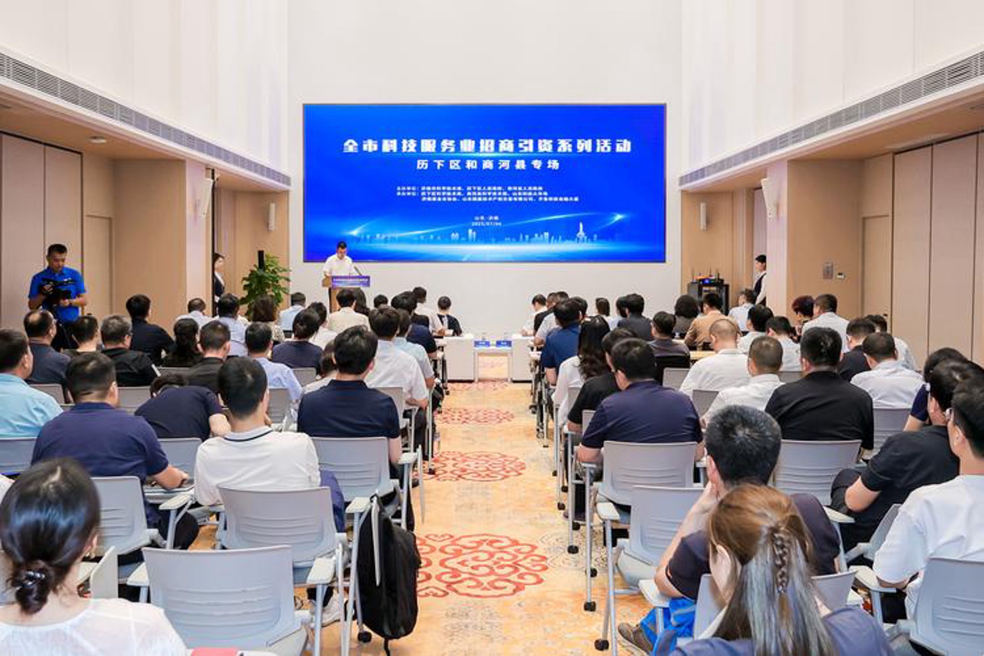 站群程序出售的范式迁移：从模板批量扩张到AI全自动语义养站